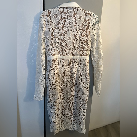 Elegant White Lace Button-Down Dress - Picture 5 of 10
